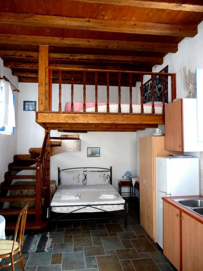 אנאפי Floras Rooms And Studios מראה חיצוני תמונה