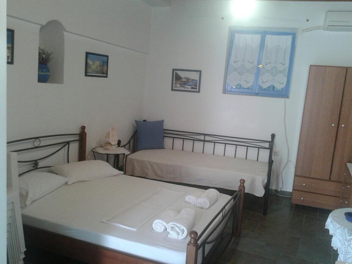 אנאפי Floras Rooms And Studios מראה חיצוני תמונה
